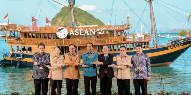 Presiden Jokowi Sampaikan Sejumlah Hasil KTT Ke 42 ASEAN Di Labuan Bajo