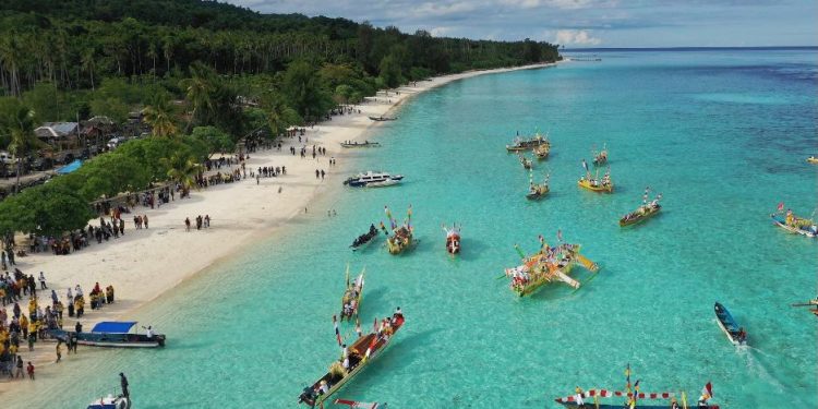 Melihat Keunikan Festival Tanjung Waka 2022