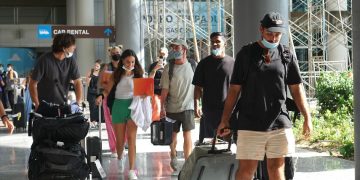 Potensi Wisatawan Australia Besar, Menparekraf Bakal Kunker ke Australia