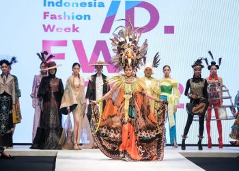 Resmi Dibuka, Indonesia Fashion Week 2022 Angkat Keindahan Kalimantan