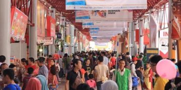 PPKM Level 1 Jabodetabek: Longgarkan 100% WFO, Belanja, hingga Bioskop