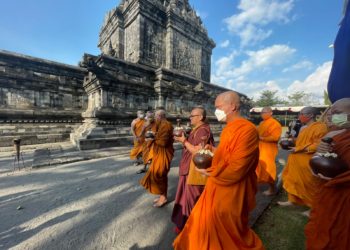 Waisak Kembali Diadakan di Candi Borobudur, Murdaya Poo: “Rasanya Seperti Kembali ke Rumah”