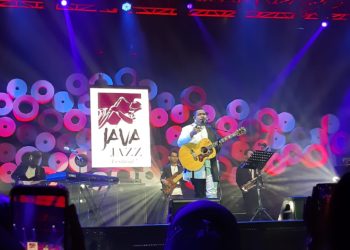 Andmesh Kamaleng feat Erwin Gutawa Sajikan Lagu Lawas Ruth Sahanaya di Java Jazz Festival