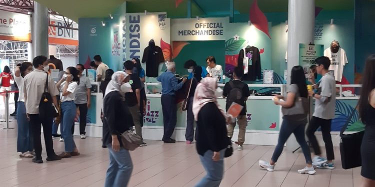 Berburu Merchandise Keren di Java Jazz Festival 2022