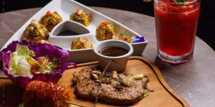 Notus  Dine & Sky Bar Padukan Lezatnya Bersantap Sembari Melihat Jakarta dari Ketinggian