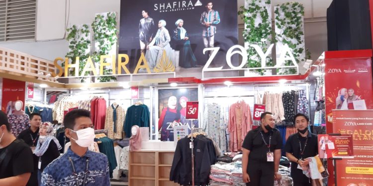 Tampil Modis Dan Cantik Bersama Zoya