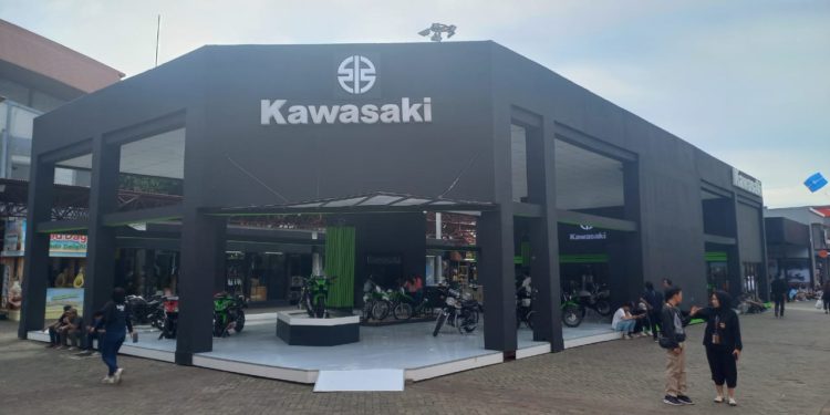 Elektrode, Motor Listrik dari Kawasaki, Cocok untuk Anak Anda