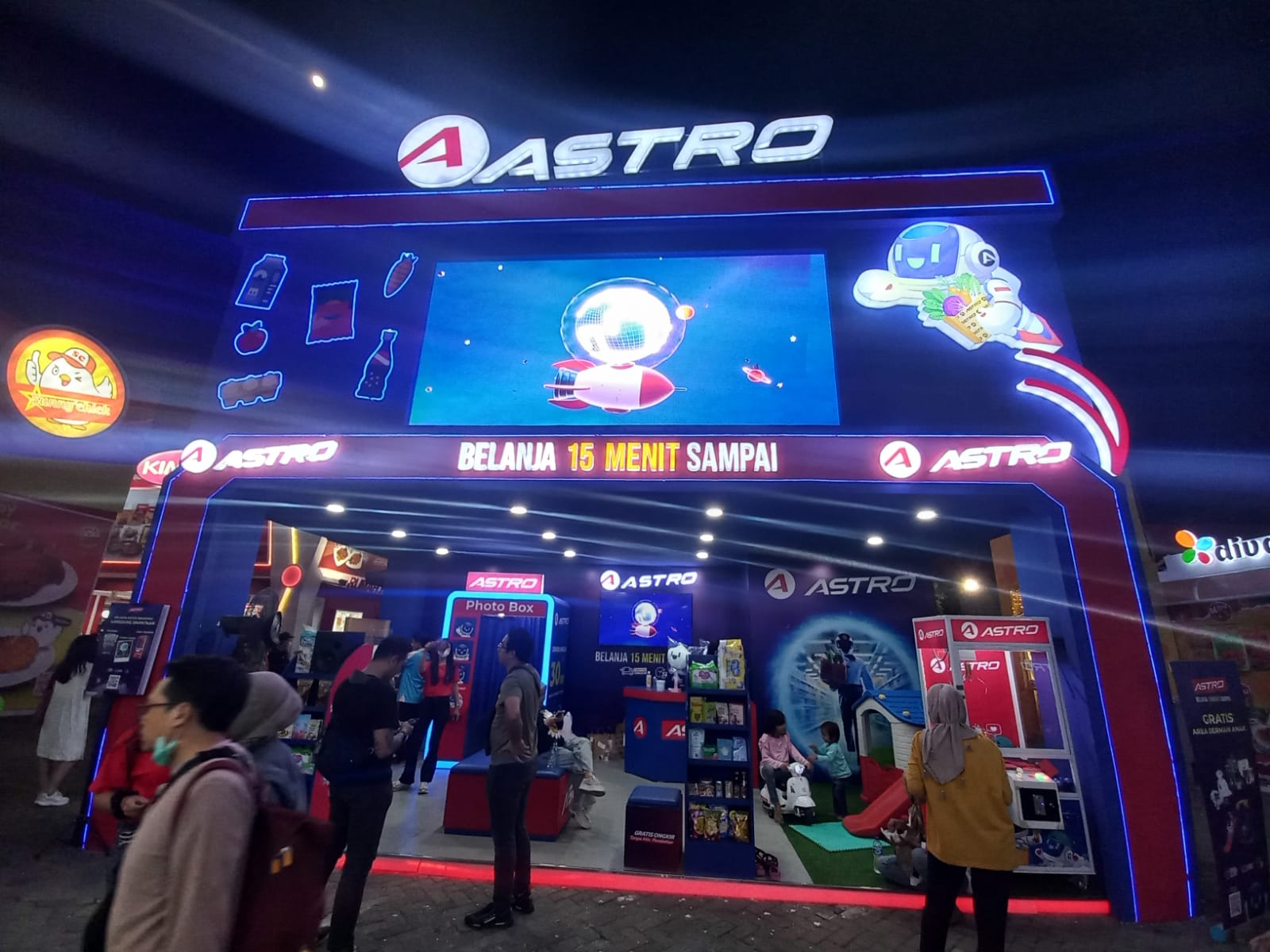 Hanya di Jakarta Fair Belanja Online  di  Astro Gratis Photo Box