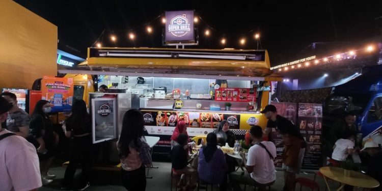 Super Grill Food Truck, Makan Enak sambil Menikmati Konser