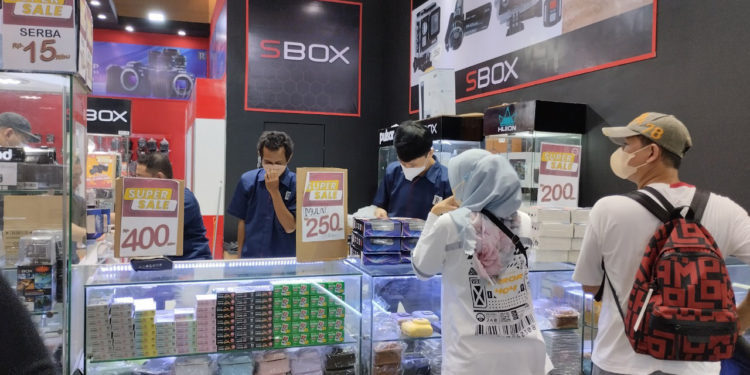 Borong Aksesoris Kamera di Jakarta Fair