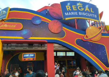 Regal Bagi-bagi Hadiah