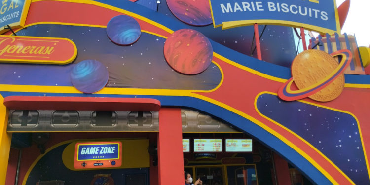 Regal Bagi-bagi Hadiah