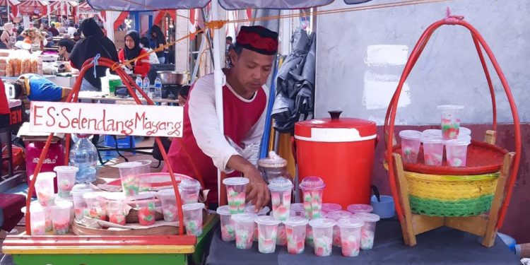 Jajan Es Selendang Mayang, Seger Abis!