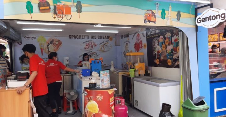 Icip-Icip Es Krim Gentong, Super Nikmat!