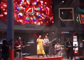 Vira Talisa Bikin Panggung Superlive Terasa Berbeda