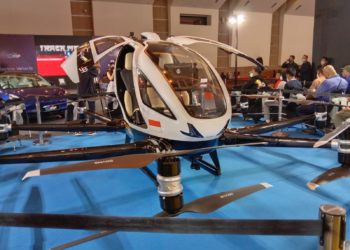 Taksi Terbang E-Hang 216 Mengudara di Hari Terakhir PEVS 2022