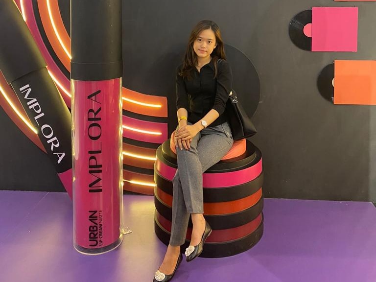 Tampil Fashionista di Jakarta Fair