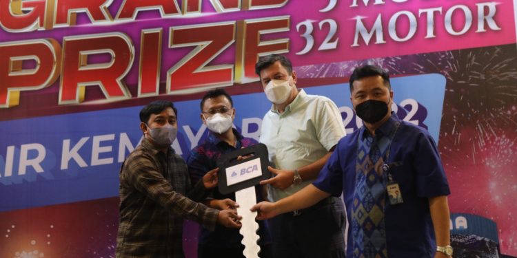 Penyerahan Simbolis Grand Prize Jakarta Fair 2022