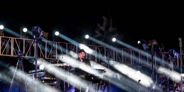 Ada Reza Artamevia di Konser Dewa 19 A Night At The Orchestra Episode 2