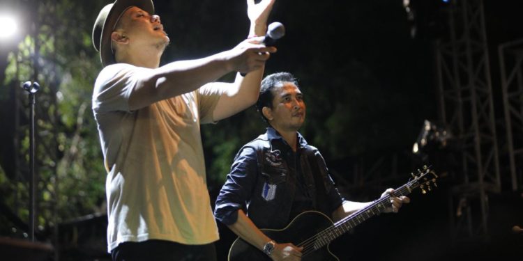 Padi Reborn Ajak Penonton Festival Pasar Musik Bernostalgia