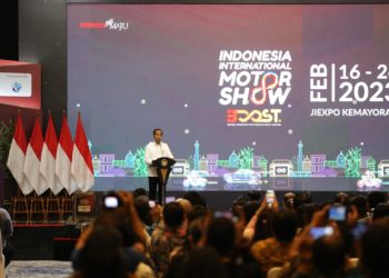 Macet Dimana-mana, Jokowi Mengajak Industri Otomotif Berorientasi Ekspor