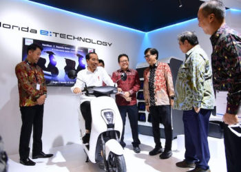 Jadi Tren Dunia Ke depan,  Presiden Jokowi  Minta Industri Otomotif Bergeser ke Kendaraan Listrik  
