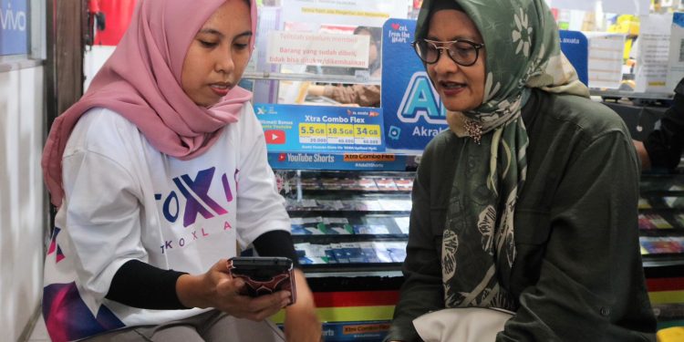 CEO XL Axiata Temui Langsung Pelanggan dan Retail Outlet Demi Tingkatkan Pengalaman Pelanggan