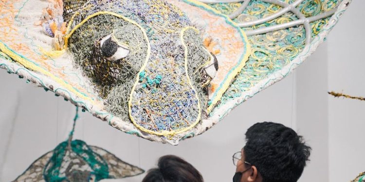 Museum Macan Pamerkan 18 Karya Seni Tenun Tangan dari Limbah Pukat Ikan