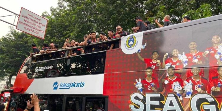 Arak-arakan Timnas Indonesia U-22 Berlangsung Meriah