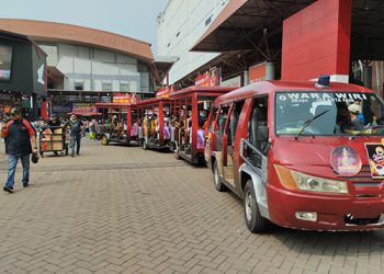 Asyiknya Naik Wara Wari Keliling Jakarta Fair