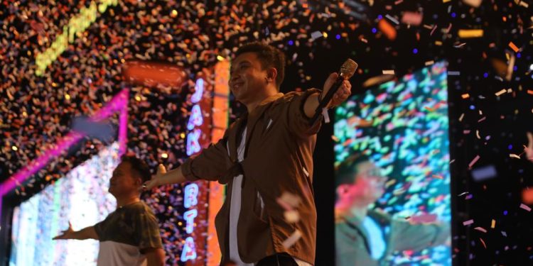 Magis Kahitna Bikin Penonton Jakarta Fair Music Concert ‘Baper’