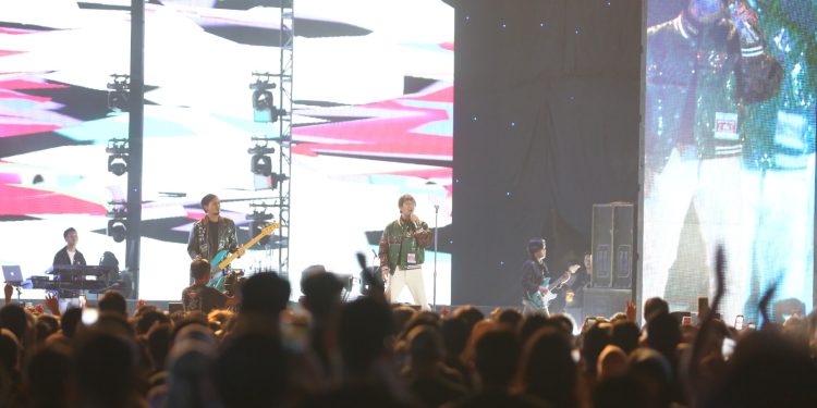 Keren! D’Masiv Unjuk Aksi ‘Menggila’ di Jakarta Fair Music Concert