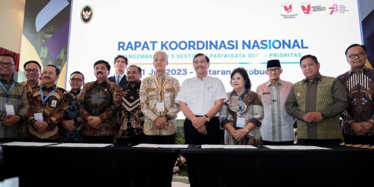 Menparekraf: Candi Borobudur Ditargetkan Sumbang 2 Juta Wisman
