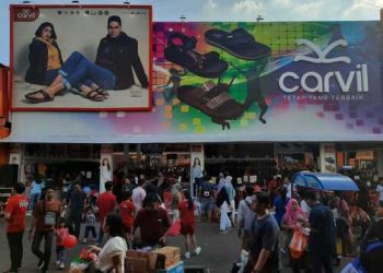 Carvil Obral Sepatu Sekolah di Jakarta Fair