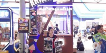 Krizzi Snack Bagikan Doorprize Berhadiah Smartphone di Jakarta Fair