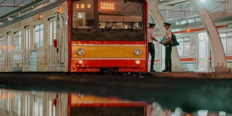 Akhir Pekan ke Jakarta Fair Naik Kereta atau Commuterline, Ini Panduannya