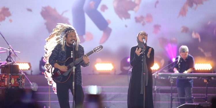 Parade Hujan Ciptakan Keheningan Jakarta Fair Music Concert
