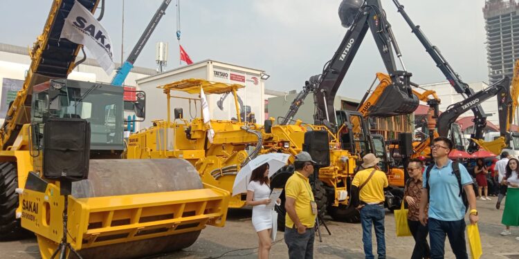 Terbesar di ASEAN, Indonesia Energy & Engineering Series 2023 di JIExpo Kemayoran, Pamerkan Beragam Kendaraan Alat Berat Terbaru