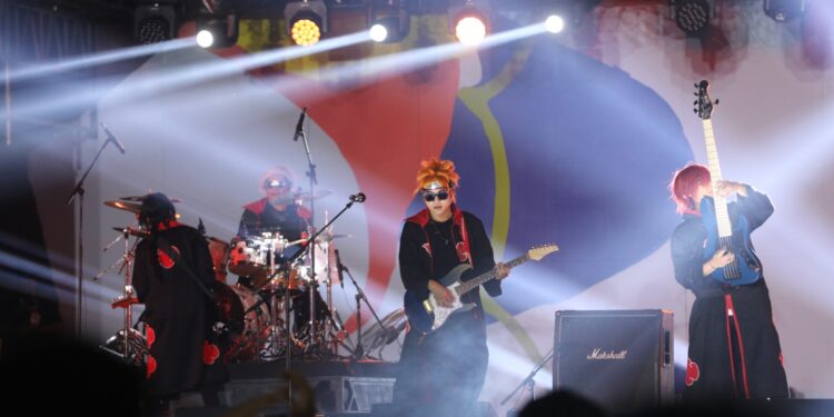 J-Rocks Kenakan Cosplay Naruto Hebohkan Panggung Synchronize Fest 2022