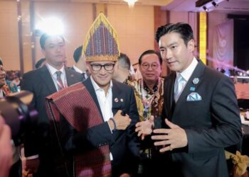 Sandiaga Uno Bertemu Choi Siwon Super Junior di KTT Ke-43 ASEAN, Sepakat Majukan Parekraf