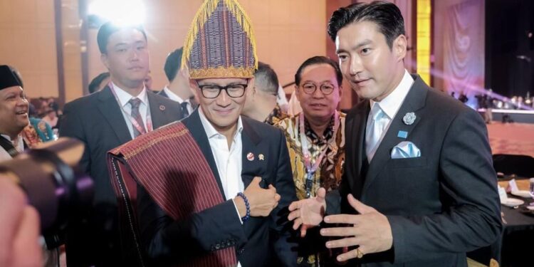 Sandiaga Uno Bertemu Choi Siwon Super Junior di KTT Ke-43 ASEAN, Sepakat Majukan Parekraf