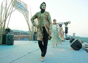 Empat Designer Pamerkan Koleksi Pewarna Alam di Tlilir Art and Culture Festival