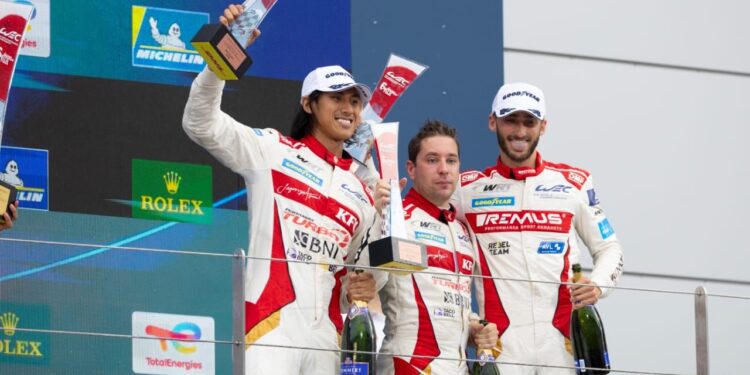 Sean Gelael Raih Podium Juara Ketiga FIA World Endurance Championship di Jepang