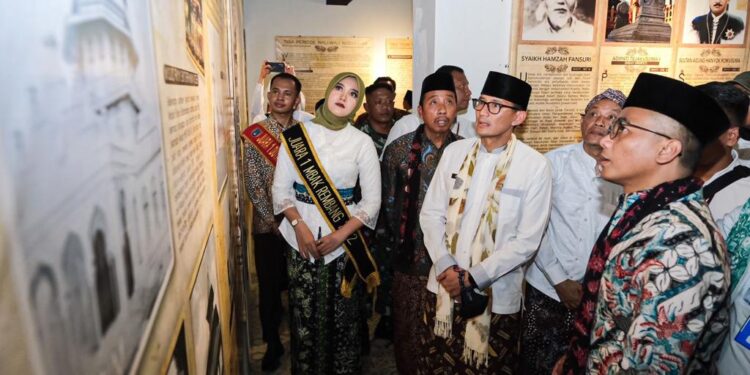 Indonesia Akan Kembangkan Paket Wisata Religi Berbasis Masjid Bersejarah