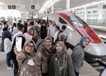 Kereta Cepat “Whoosh” Perkuat Capaian Target Wisatawan Tahun 2023