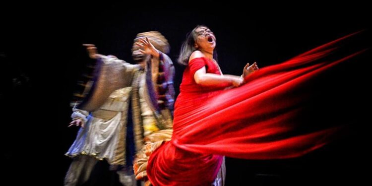 The Smiling Old Women, Pertunjukan Teater Kontemporer Kolaborasi Seniman Indonesia-Jepang