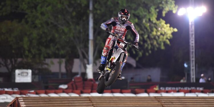 Dua Riders Dunia, Siap ‘Ladeni’ Ketangguhan Pembalap Nasional di Kejurnas SuperAdventure International SuperMoto Seri Pamungkas