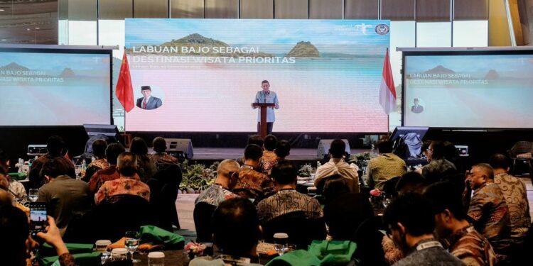 Menparekraf Undang 300 Pebisnis Tiongkok Berinvestasi di Destinasi Wisata Baru Parapuar-Labuan Bajo