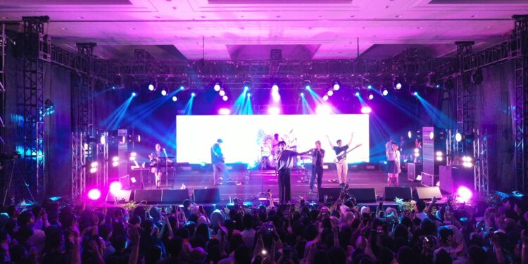 Hindia Gugah Semangat Penikmat Musik di Pesta Tahun baru JIExpo