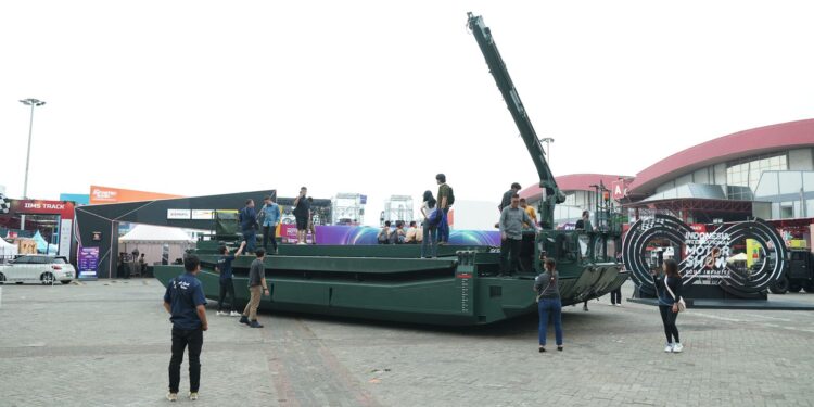 Amphibious Ponton, Kendaraan TNI Mejeng di IIMS 2024, Ini Keunikannya